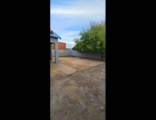 5 BEDROOM HOUSE FOR SALE IN LOTUS GARDENS